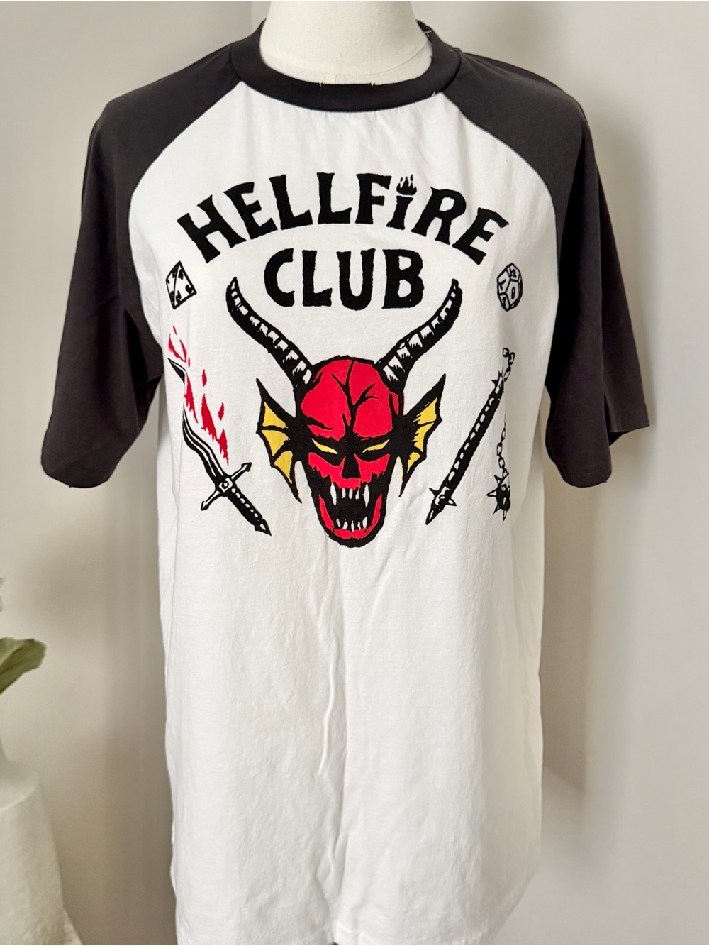 Stranger Things Hellfire Club Graphic Raglan Tee - White & Black